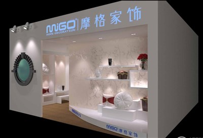 25平米展臺(tái)設(shè)計(jì)制作：一面開口/現(xiàn)代/型材結(jié)構(gòu)/白色，為家具展展商而作（免費(fèi)使用）